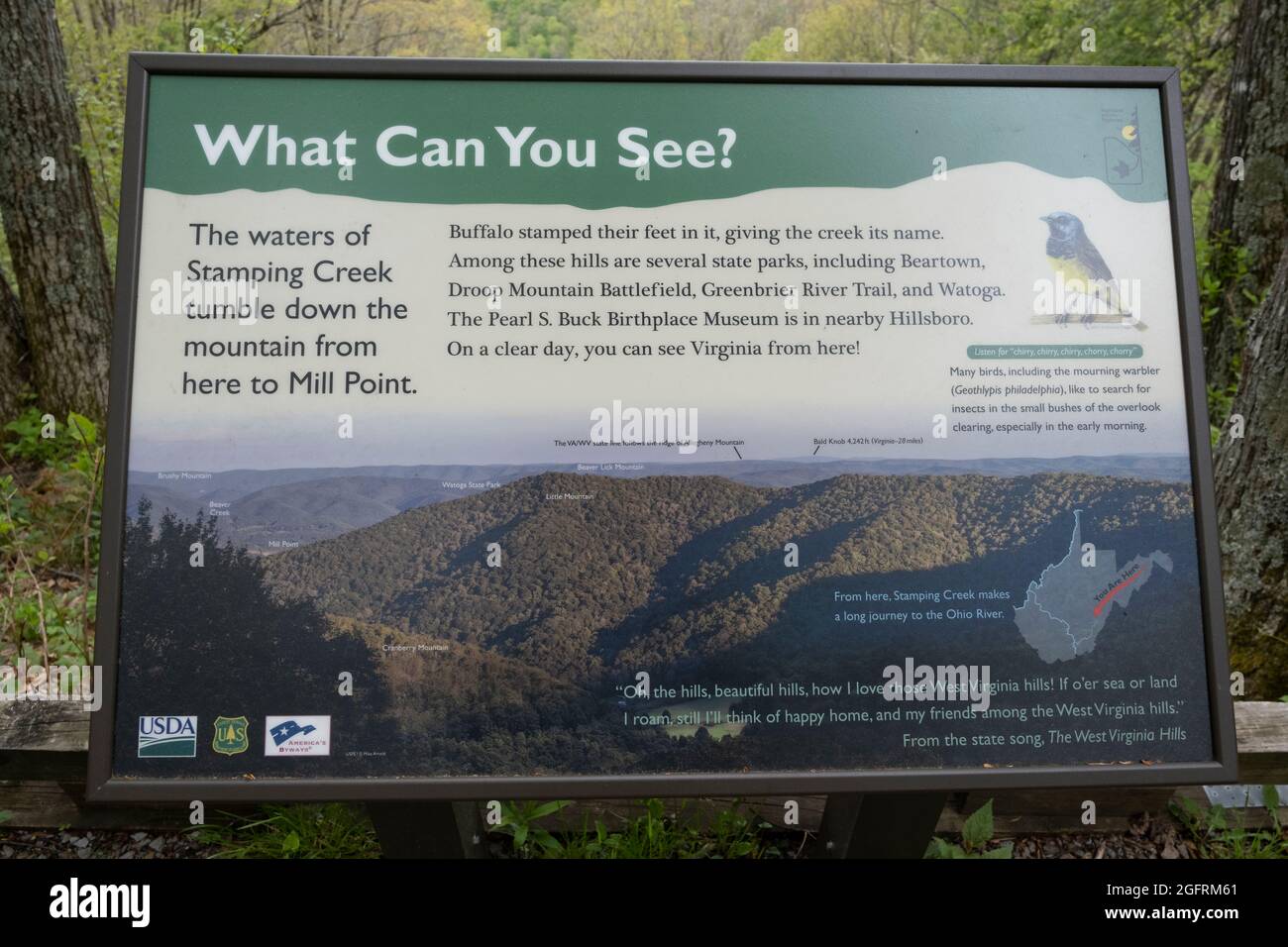 Cranberry Hill, West Virginia. Erklärendes Schild Mit Landschaftlicher Aussicht. Stockfoto