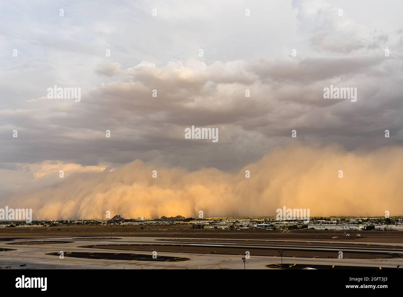 Haboob über Sky Harbor International Airport in Phoenix, Arizona Stockfoto