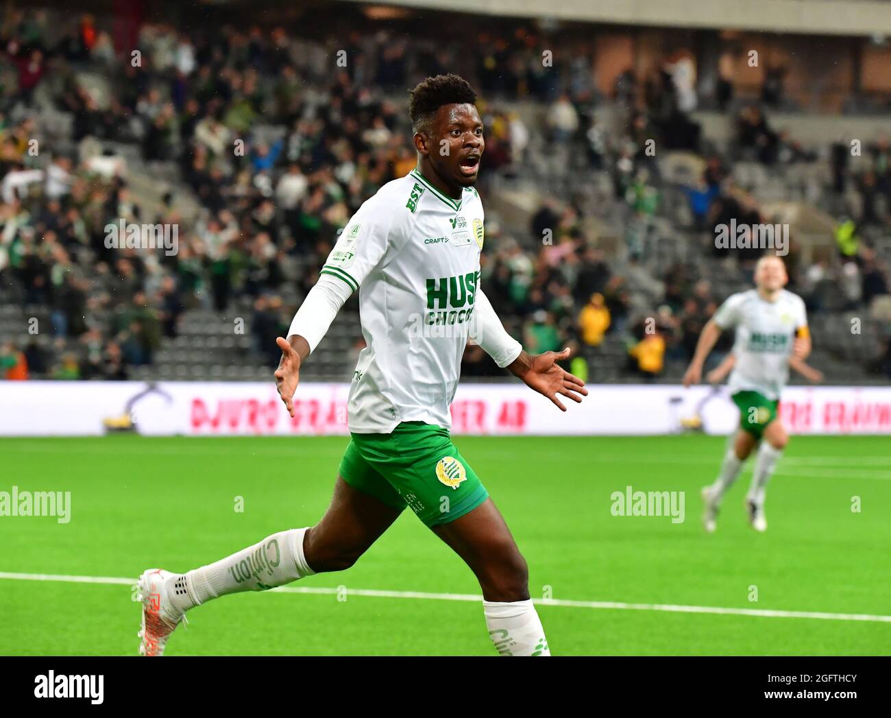 Hammarbys Aziz MuhammedOuattara feiert sein 3-0-Tor während des zweiten Play-offs der UEFA European Conference League zwischen Hammarby IF und dem FC Basel am 26. August 2021 in der Tele2 Arena in Stockholm, Schweden. Foto: Jonas Ekstromer / TT kod 10030 Stockfoto