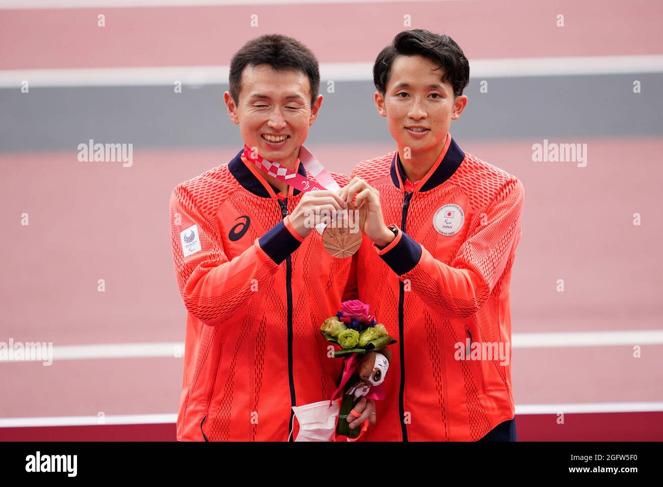 Tokio, Japan. August 2021. Shinya Wada (JPN) Leichtathletik : T11-Medaille der Männer im Olympiastadion im Rahmen der Paralympischen Spiele in Tokio 2020. Quelle: SportsPressJP/AFLO/Alamy Live News Stockfoto