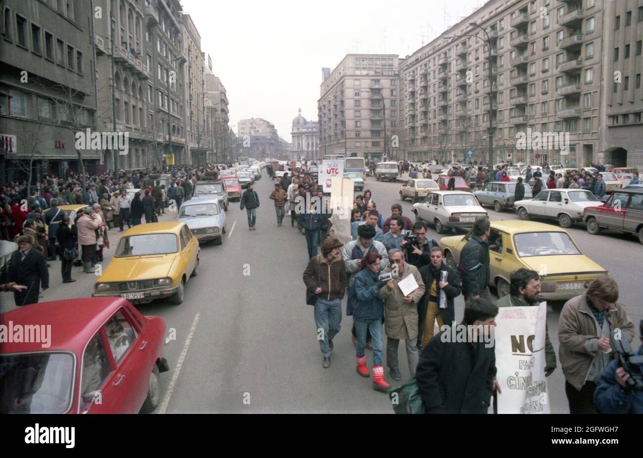 Bukarest, Rumänien,1990. Die Filmemacher treten unmittelbar nach dem Fall des Kommunismus in Hungerstreik, um die Unabhängigkeit vom Kulturministerium (Ministerul Culturii) zu erlangen. Die Forderung der Demonstranten wurde nach 4 Tagen akzeptiert, aber ein Jahr später wurde die rumänische Kinematografie erneut der Regierung untergeordnet. Stockfoto