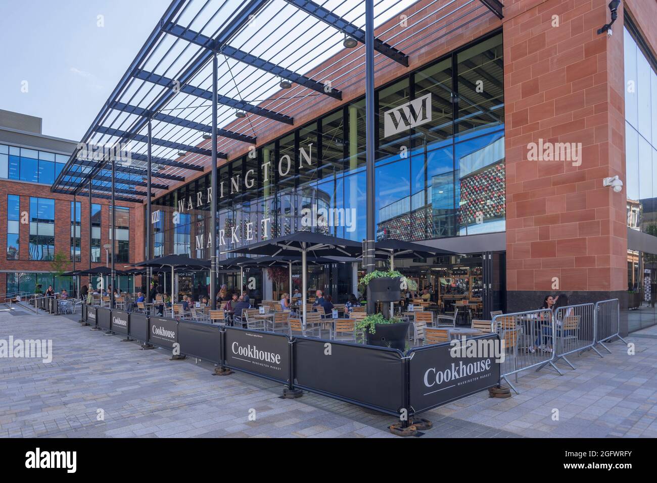 Das neue Time Square Warrington Marktgebiet. Stockfoto