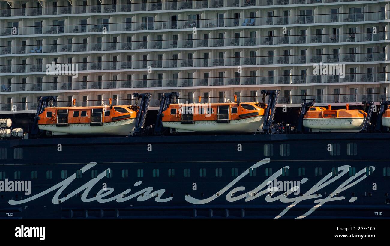 Heraklion, Griechenland - 20. August 2021 - die 'Mein Schiff 5' der Reederei 'TUI Cruises' im Hafen von Heraklion Stockfoto