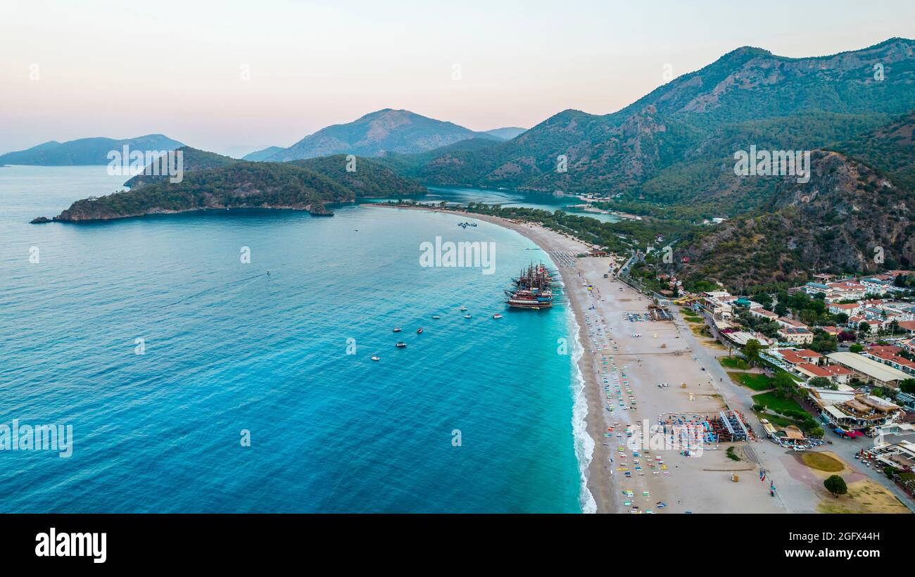 OLUDENIZ, FETHIYE. Panoramablick auf den Oludeniz Beach und die Blaue Lagune. Sehr schönes touristisches Ziel. Oludeniz - Fethiye, Mugla, Türkei. Stockfoto