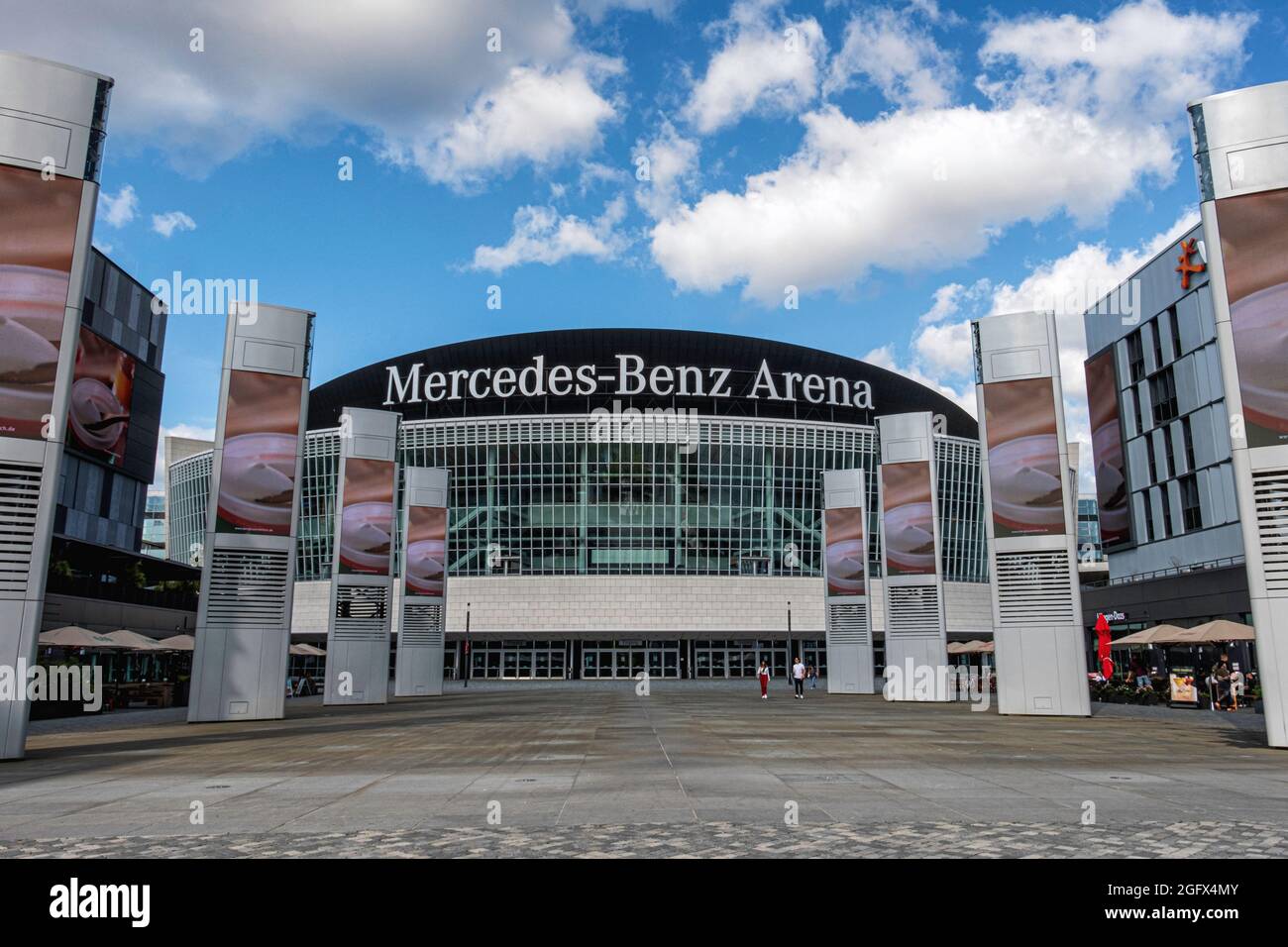 Mercedes Benz Arena Stockfotos Und Bilder Kaufen Alamy