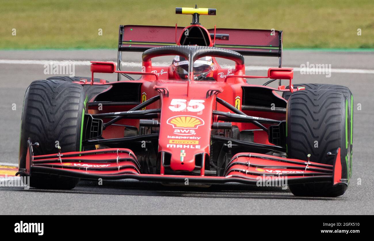 Der spanische McLaren-Pilot Carlos Sainz, der während der Vorbereitungen vor dem Rennen in Spa-Francorchamps, dem Formel-1-Grand-Prix-Rennen von Belgien, i, fotografiert wurde Stockfoto