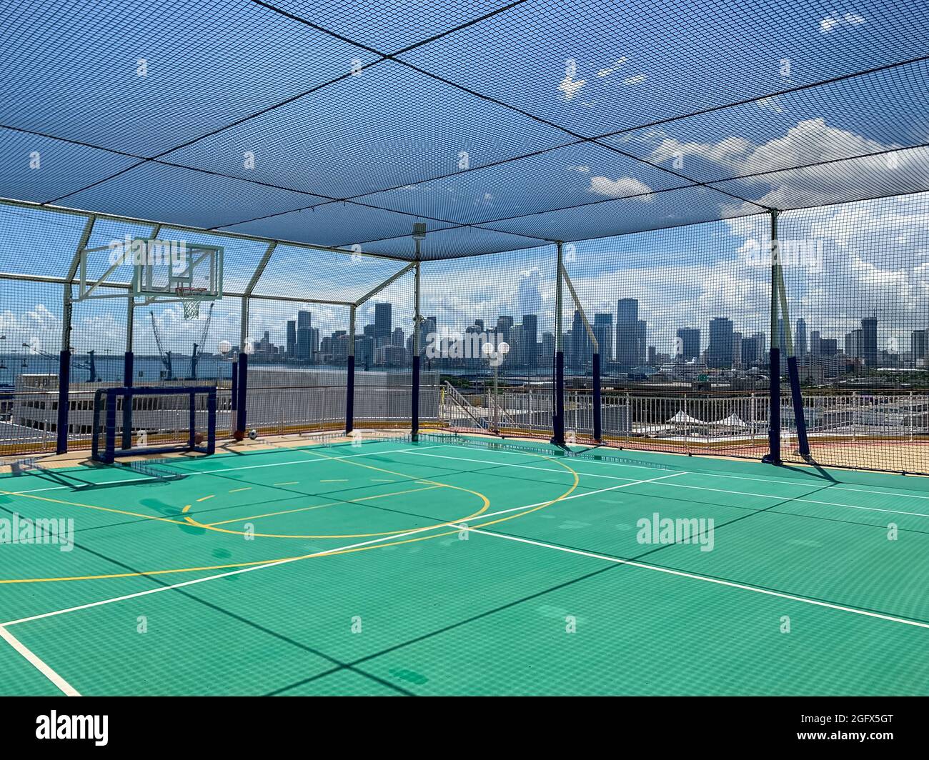 MIAMI, USA - 11. Aug 2021: Der Sportplatz an einem sonnigen Tag in Miami, Florida Stockfoto