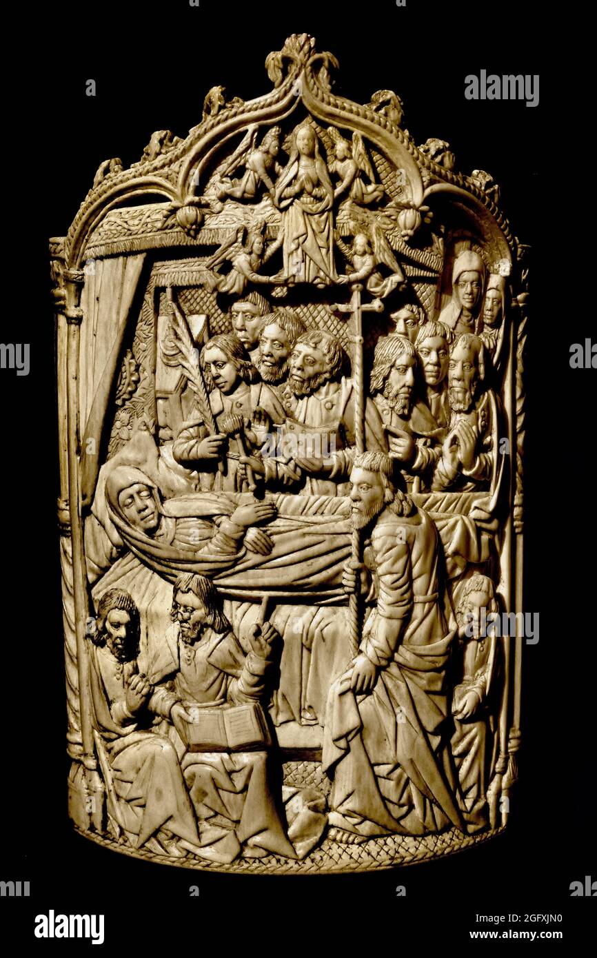 Pax with Mary's Todesbett and Ascension, Anonymous, 1490 - 1520 Elfenbein, 21cm × 12cm × d 8cm Dutch, Niederlande . Stockfoto