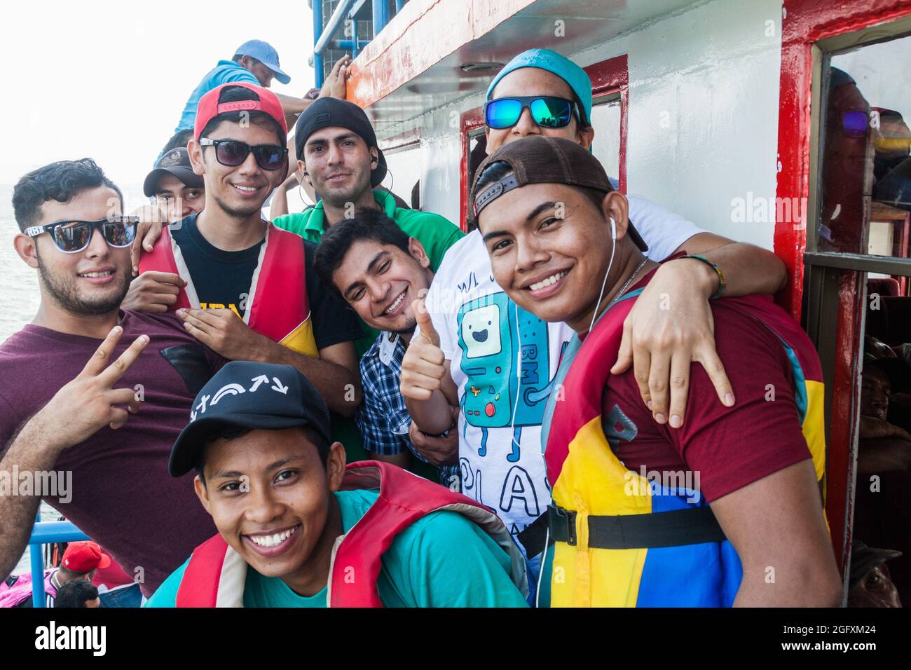 RIVAS, NICARAGUA - 1. MAI 2016: Passagiere an Bord der Fähre Che Guevara Lago Cocibolca Nicaragua Lake zur Insel Ometepe, Nicaragua Stockfoto