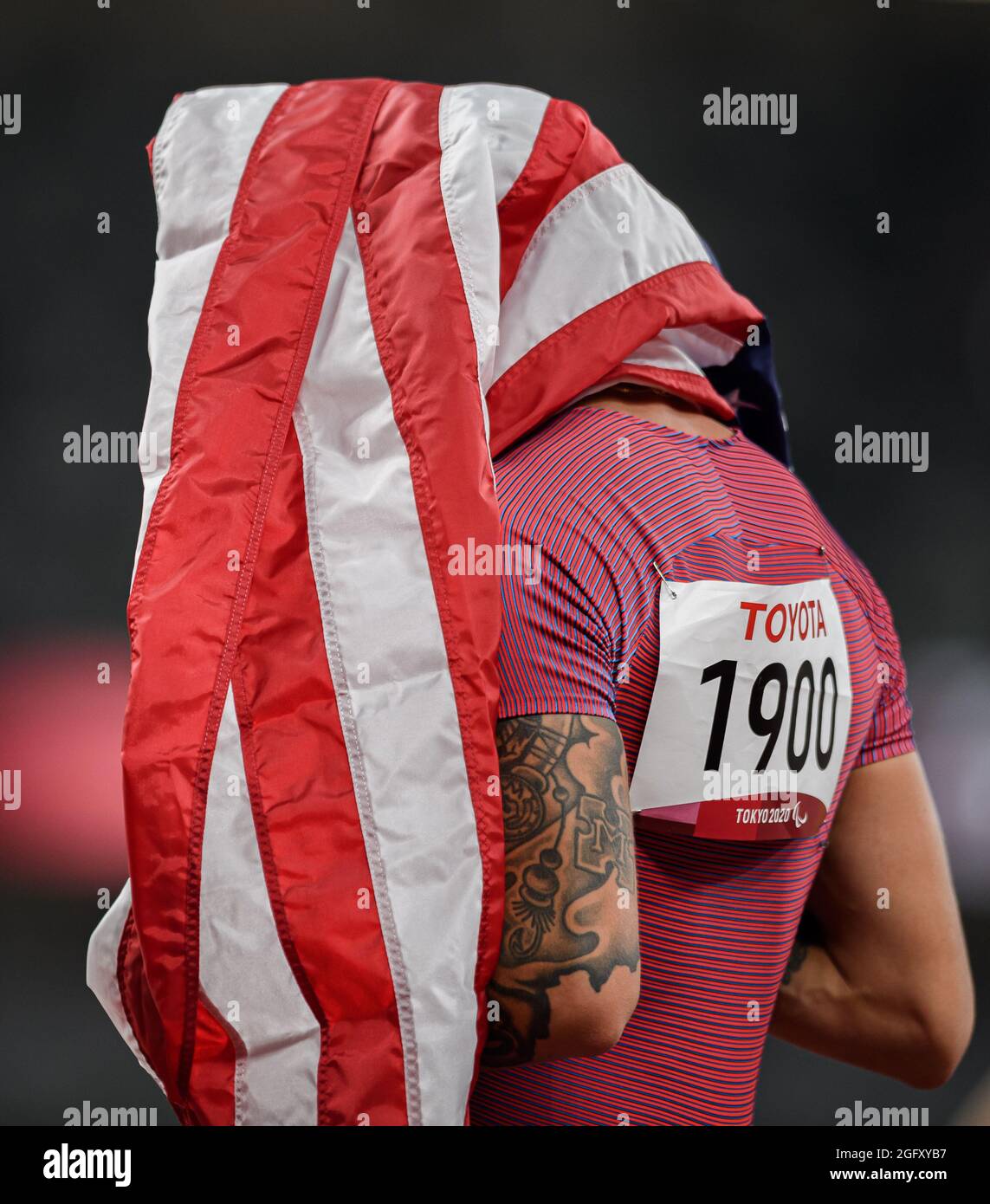 TOKIO, JAPAN. August 2021. Nick Mayhugh feiert am Freitag, den 27. August 2021 in TOKIO, JAPAN, das 100-m-T27-Finale der Männer bei den Leichtathletik-Vorläufen und den Finals der Paralympischen Spiele 2020 in Tokio. Kredit: Taka G Wu/Alamy Live Nachrichten Stockfoto