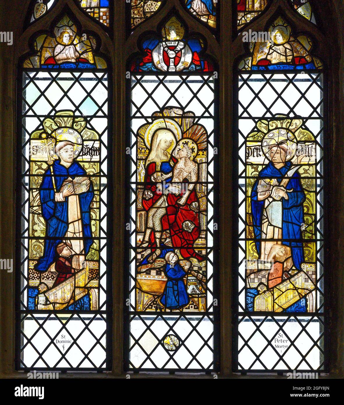 Buntglasfenster in der Holy Trinity Church, Long Melford, Suffolk, East Anglia, England, VEREINIGTES KÖNIGREICH Stockfoto