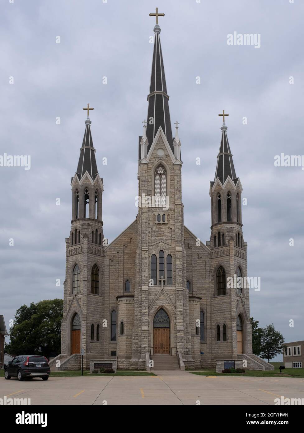 Petersburg, Iowa. Katholische Kirche St. Peter und St. Paul. Geweiht 1906. Stockfoto
