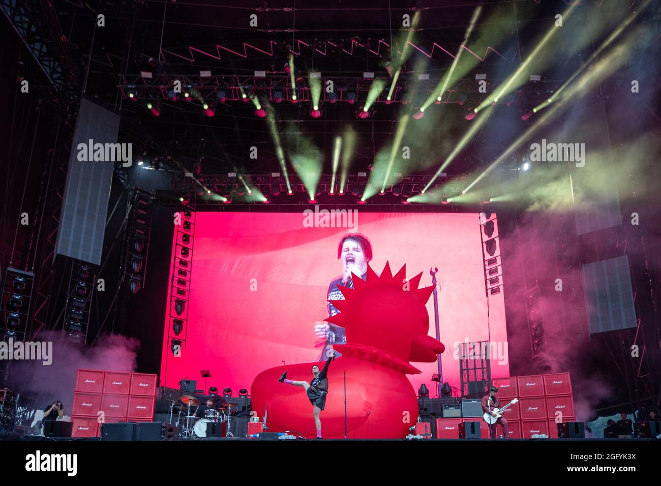 Leeds, Großbritannien. 27. August 2021, Dominic Richard Harrison, professionell bekannt als Yungblud, ist ein englischer Sänger, Songwriter und Schauspieler. At Leeds Festival 2021 Bramham Park Credit: Jason Richardson/Alamy Live News Stockfoto