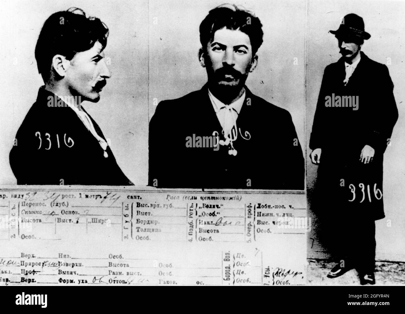 Die Informationskarte über Joseph Stalin aus den Akten der zaristischen Geheimpolizei in St. Petersburg. Dieses Dokument zeigt, dass Stalin seit Anfang des 20. Jahrhunderts von der Geheimpolizei in Russland durchsucht wurde Stockfoto