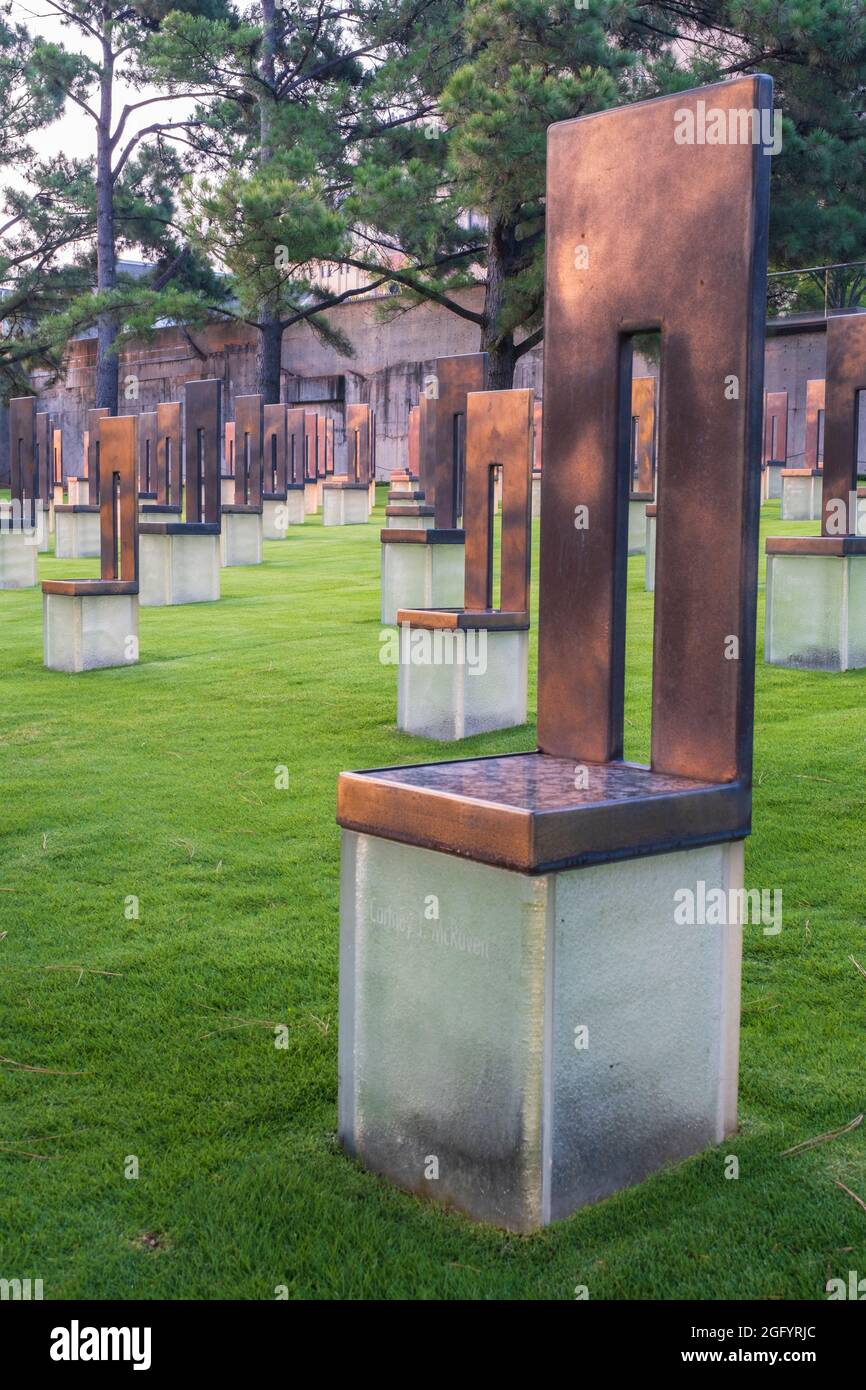 Oklahoma City National Memorial, Oklahoma, USA. Gedenkstühle. Stockfoto