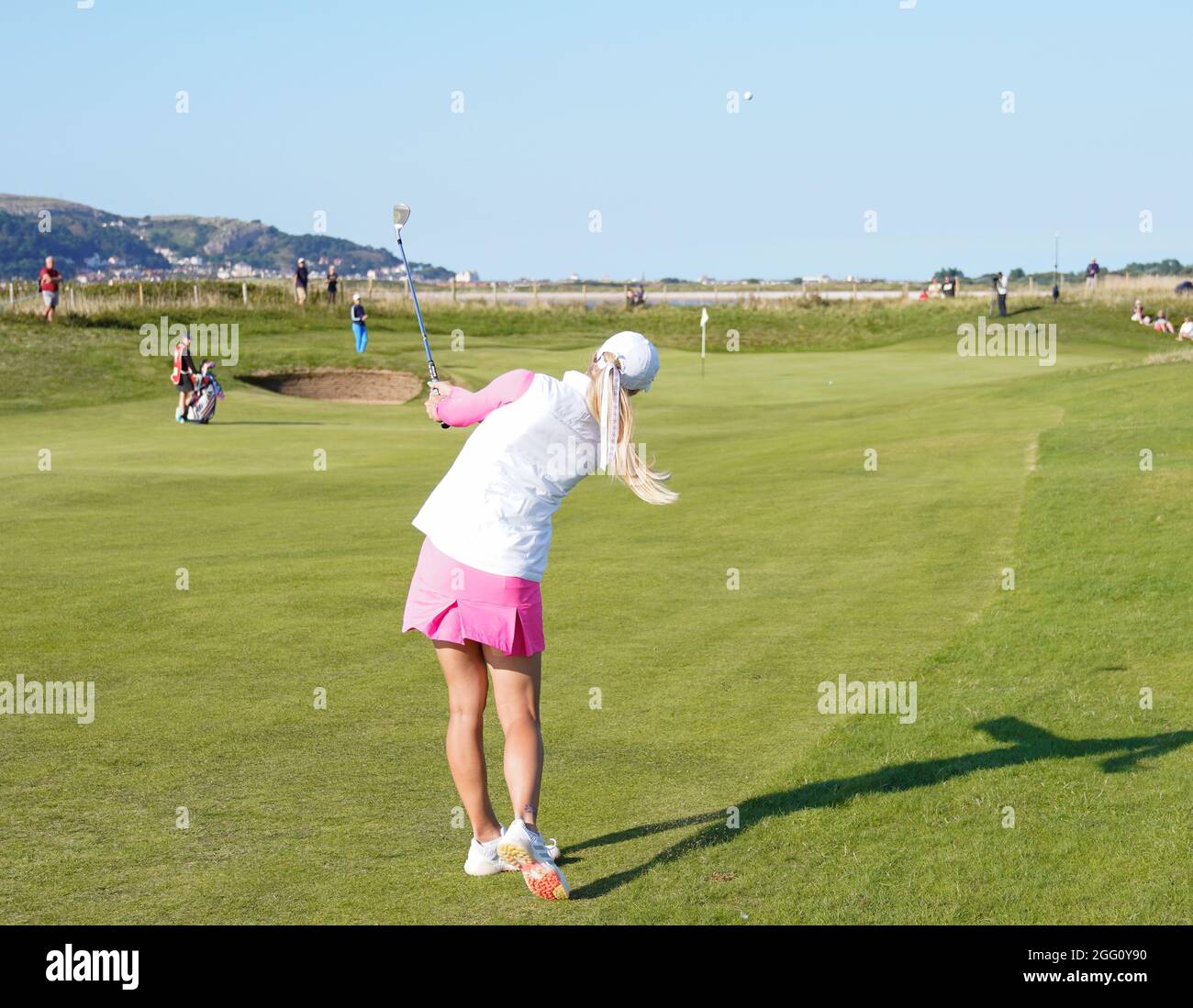 Annabell Fuller vom Team GB&I spielt während des Curtis Cup Day 2 2021 - Nachmittag Fourball's Foursomes im Conwy Golf Club, Conwy, Wales, auf den 15. Green Stockfoto