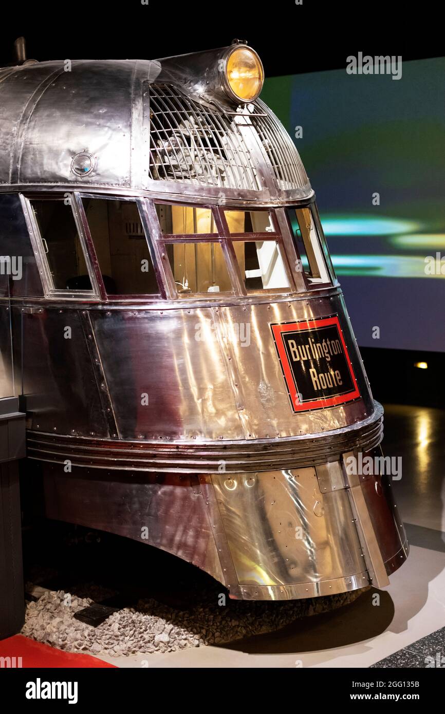 Die Pioneer Zechyr (Silver Streak) Zuglokomotive, ausgestellt im Museum of Science and Industry in Chicago, Illinois, USA. Stockfoto