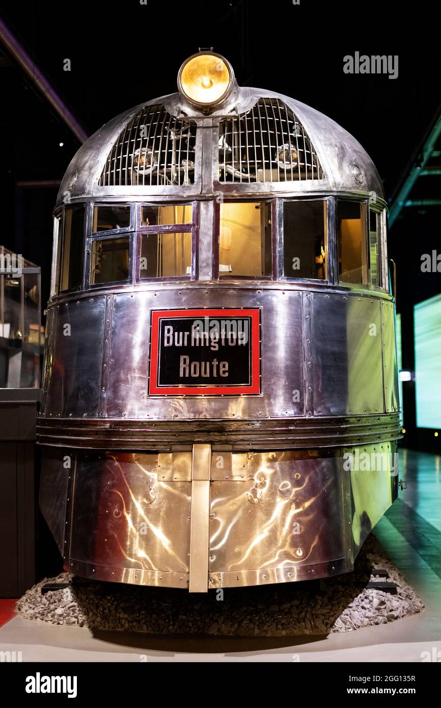 Die Pioneer Zechyr (Silver Streak) Zuglokomotive, ausgestellt im Museum of Science and Industry in Chicago, Illinois, USA. Stockfoto