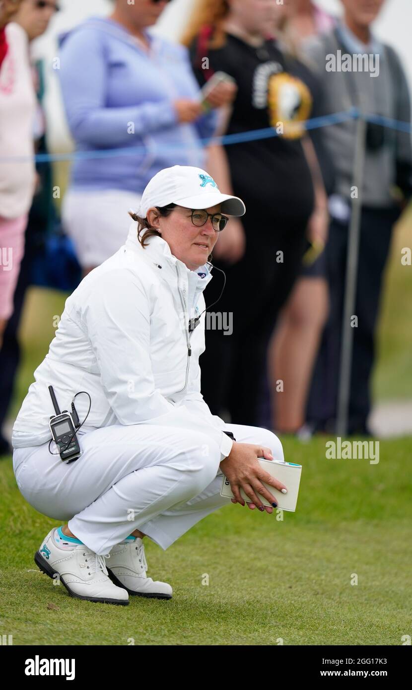 Team GB&I Captain Elaine Ratcliffe wartet auf dem 18. Green während des 2021 Curtis Cup Day 1 - Morning Foursomes im Conwy Golf Club, Conwy, Wales am 26 Stockfoto