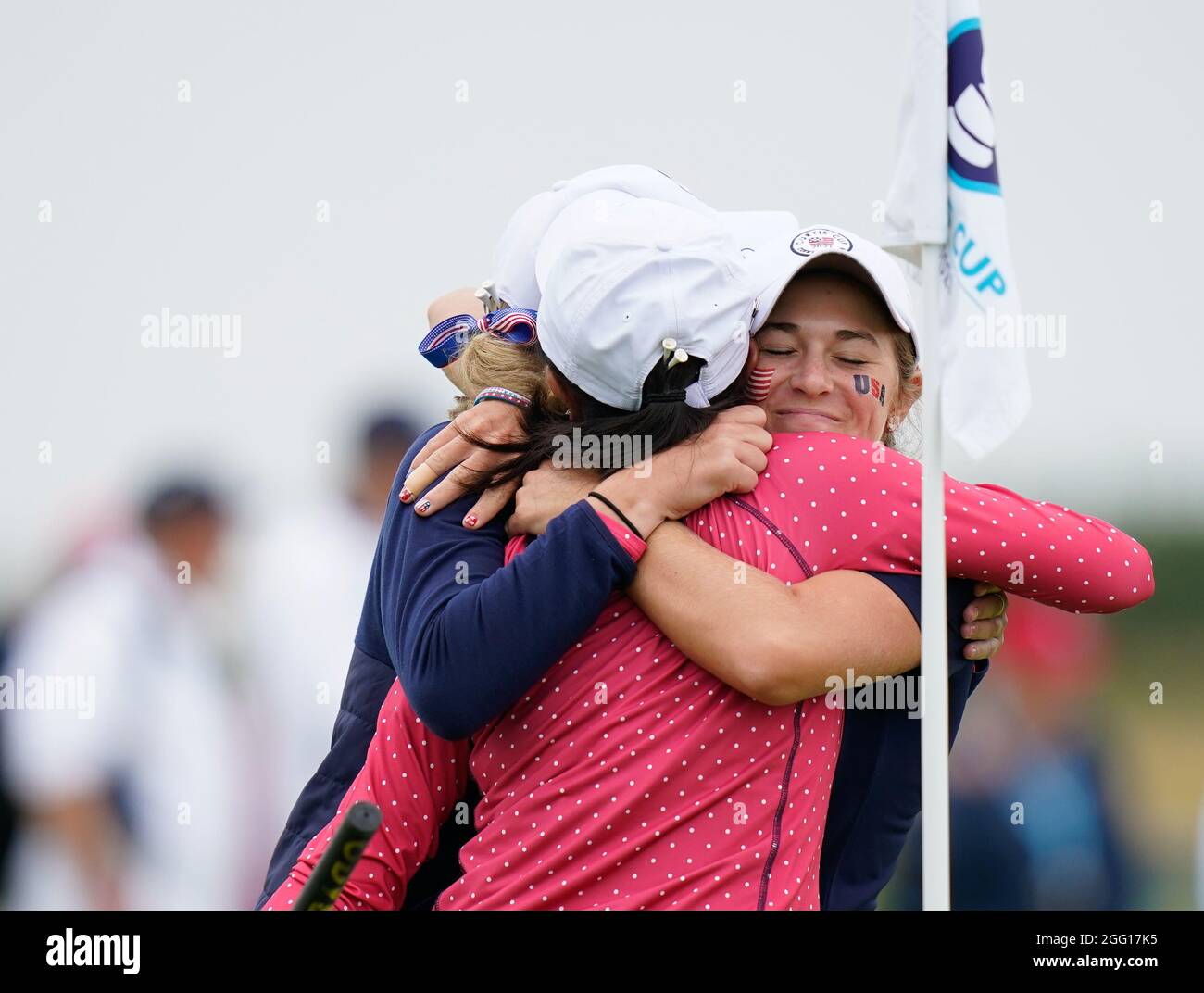 Rachel Heck, die US-Amerikanerin, feiert beim Curtis Cup 2021, dem ersten Tag am Morgen, eine halbe Runde auf dem 18. Green im Conwy Golf Club, Conwy, Wa Stockfoto