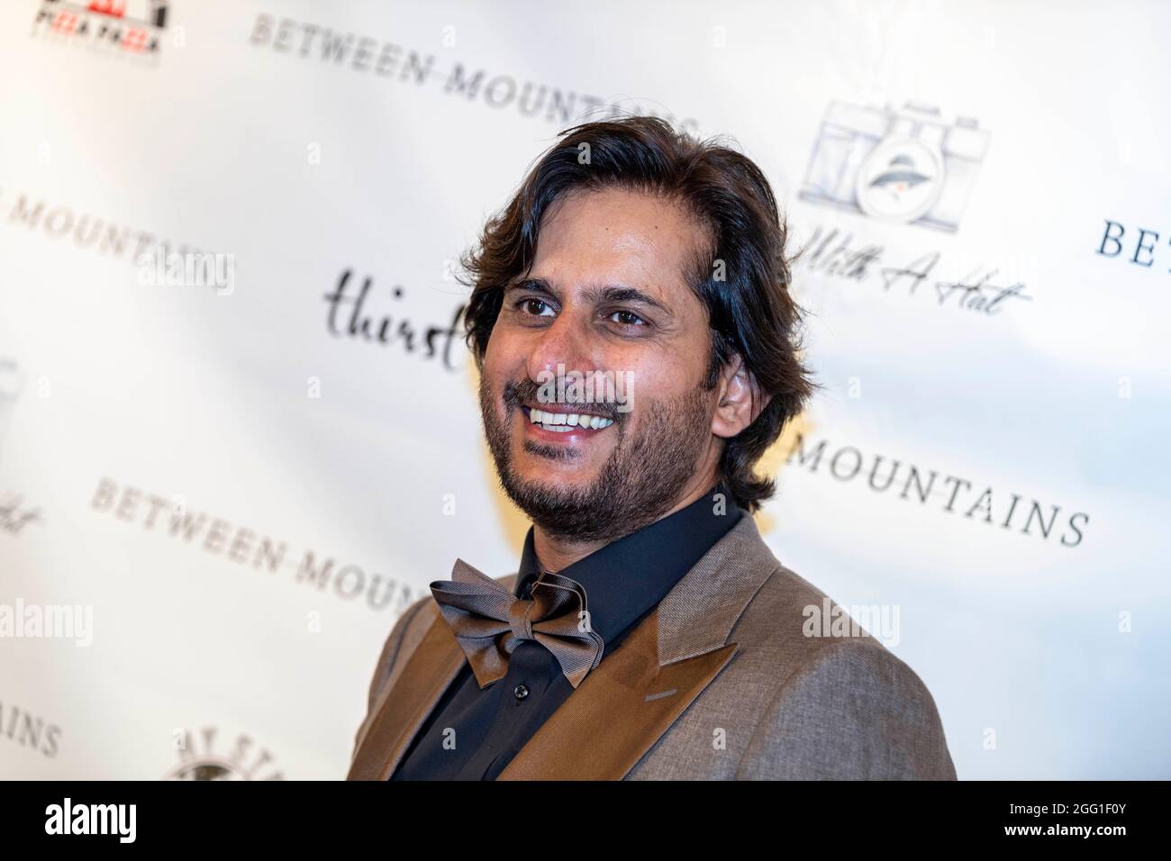 Amit Sarin nimmt am 27. August 2021 an der Special Screening of 'Between Mountains' in den Raleigh Studios, Los Angeles, CA Teil Stockfoto