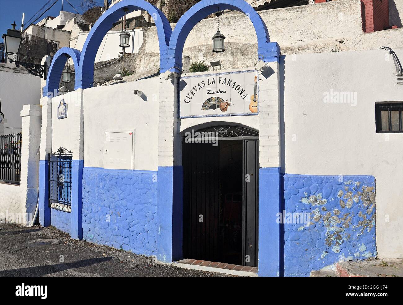 Flamenco-Höhlen im Zigeunerviertel von Sacromonte, Granada, Andalusien, Spanien. Stockfoto