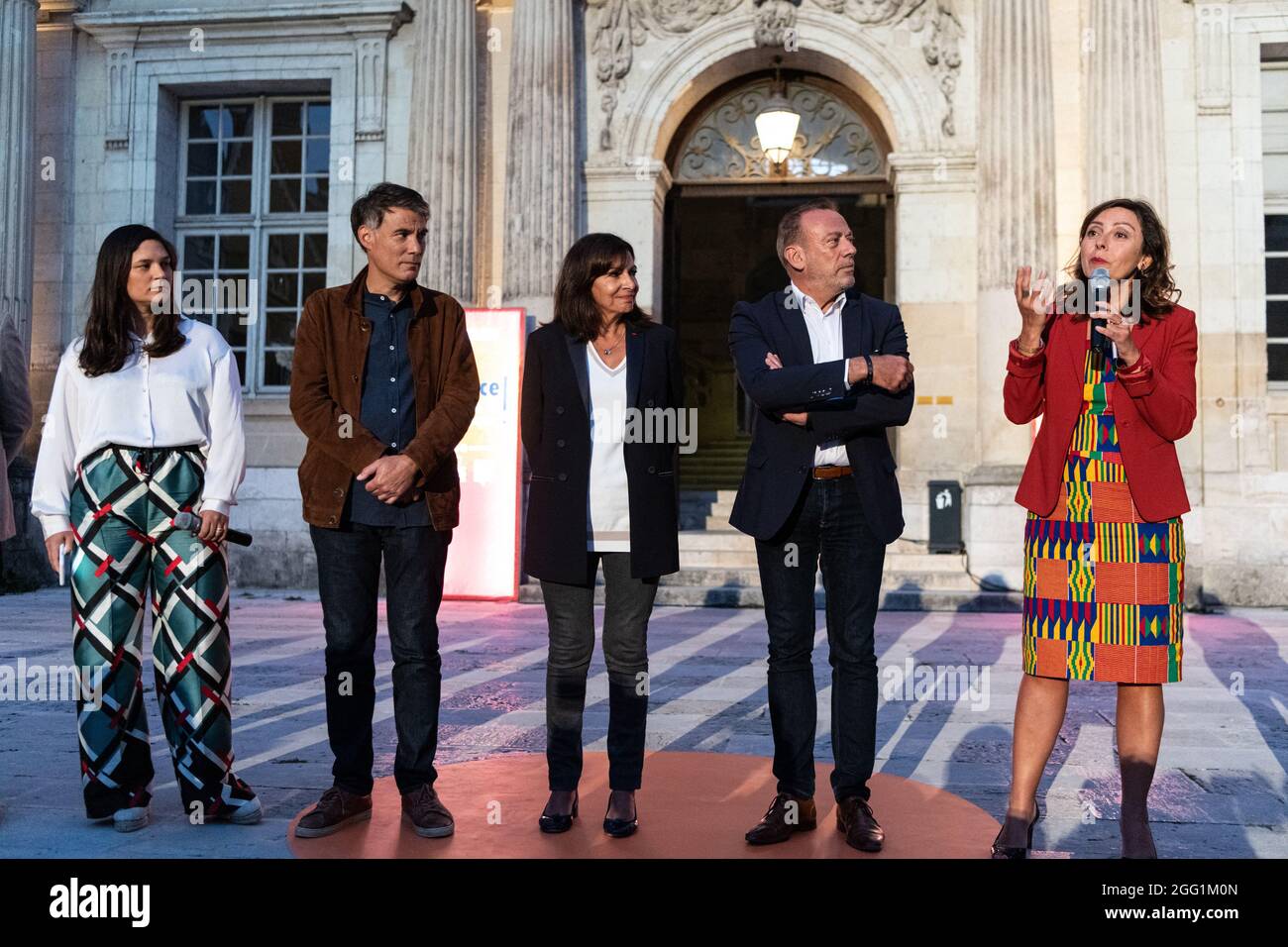 Anne Hidalgo Burgermeisterin Von Paris Wahrend Des Jahrlichen Sommerkongresses Der Franzosischen Sozialistischen Partei Da Sie Zusammen Mit Olivier Faure Dem Ersten Sekretar Der Franzosischen Sozialistischen Partei Marc Gricourt Dem Burgermeister