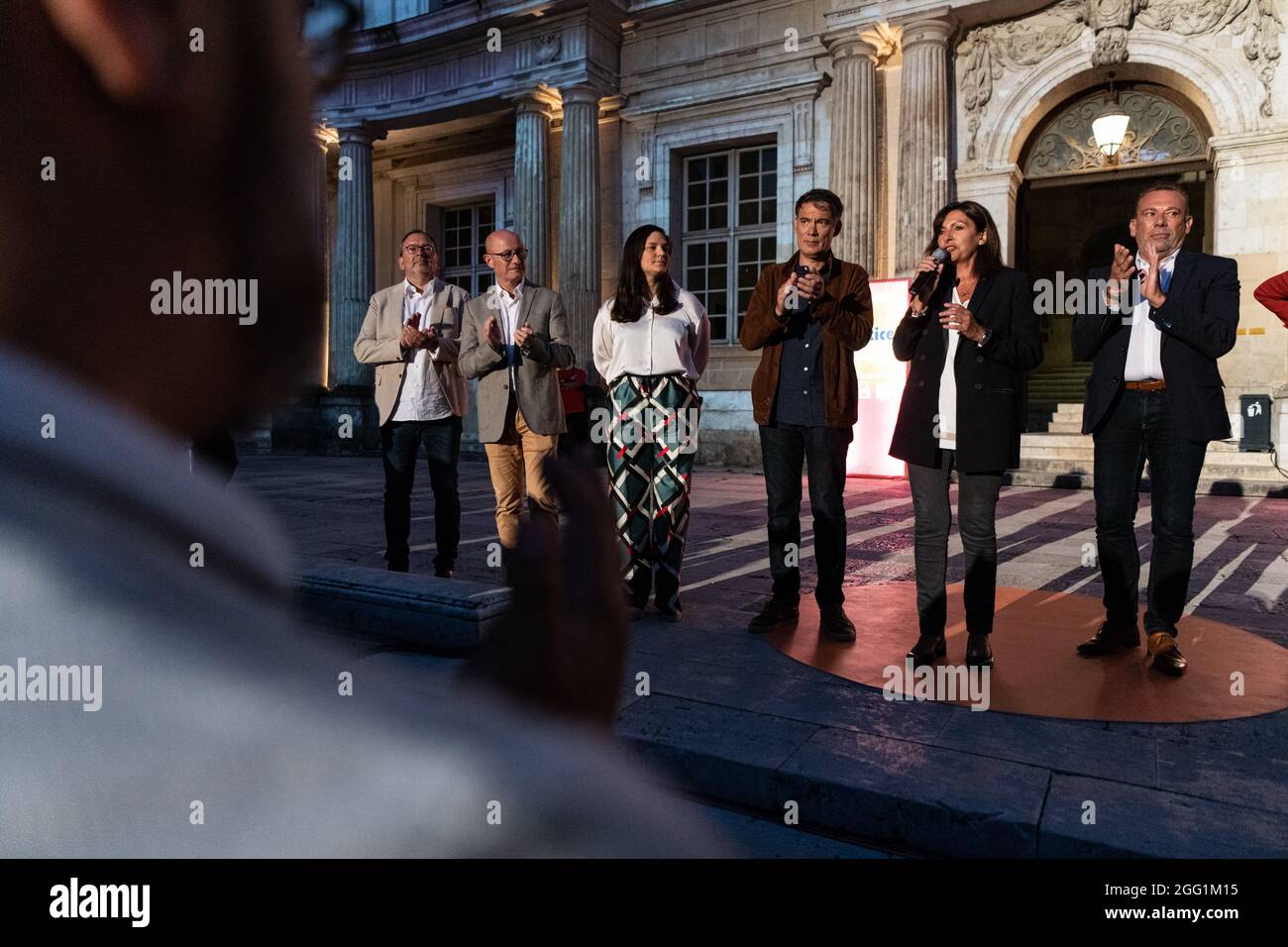 Anne Hidalgo Burgermeisterin Von Paris Soll Wahrend Des Jahrlichen Sommerkongresses Der Franzosischen Socialst Party Neben Olivier Faure Dem Ersten Sekretar Der Franzosischen Sozialistischen Partei Und Marc Gricourt Dem Burgermeister Von Blois Zur