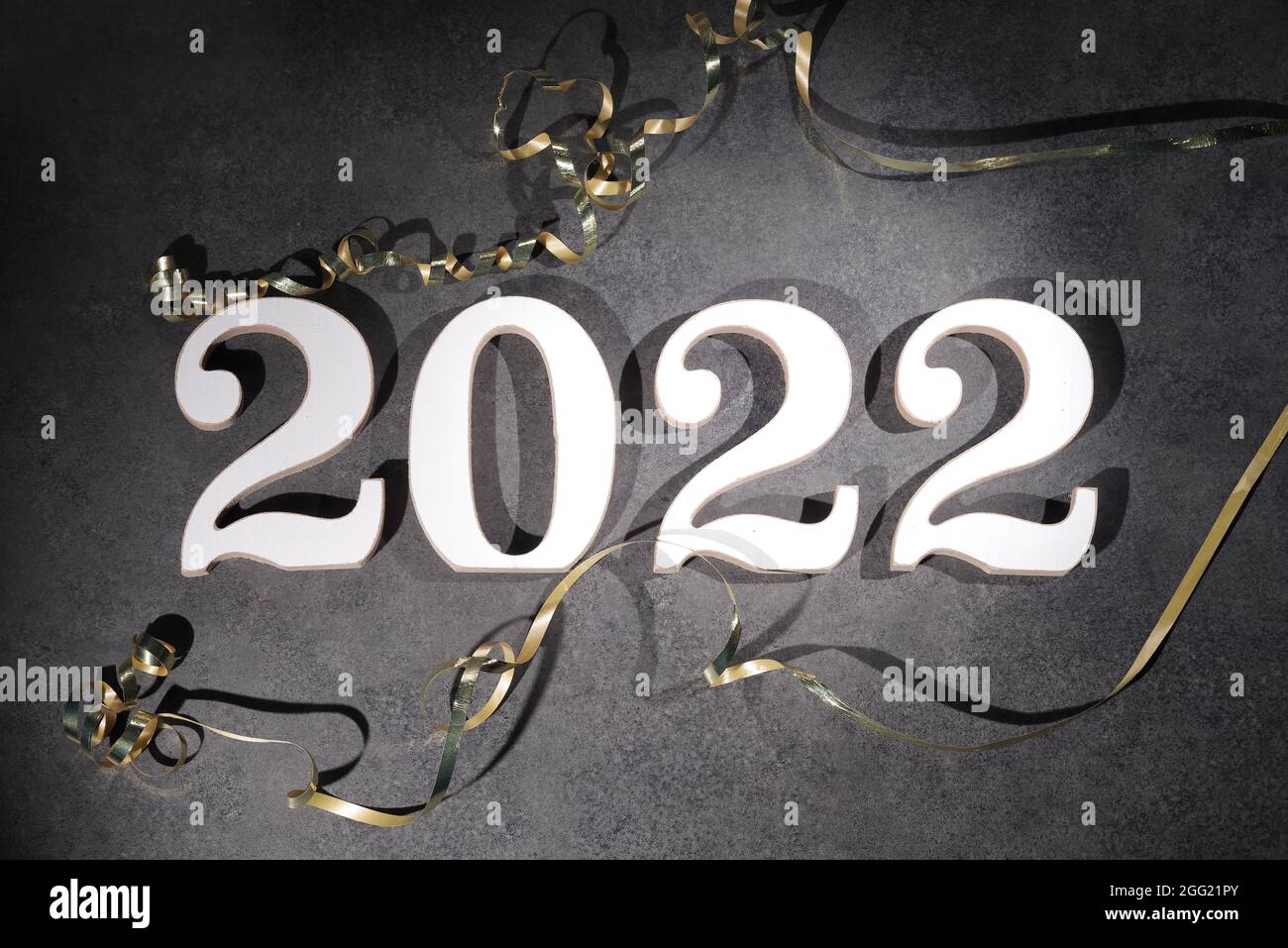 Frohes neues Jahr. Symbol aus Nummer 2022 auf abstraktem Hintergrund Stockfoto