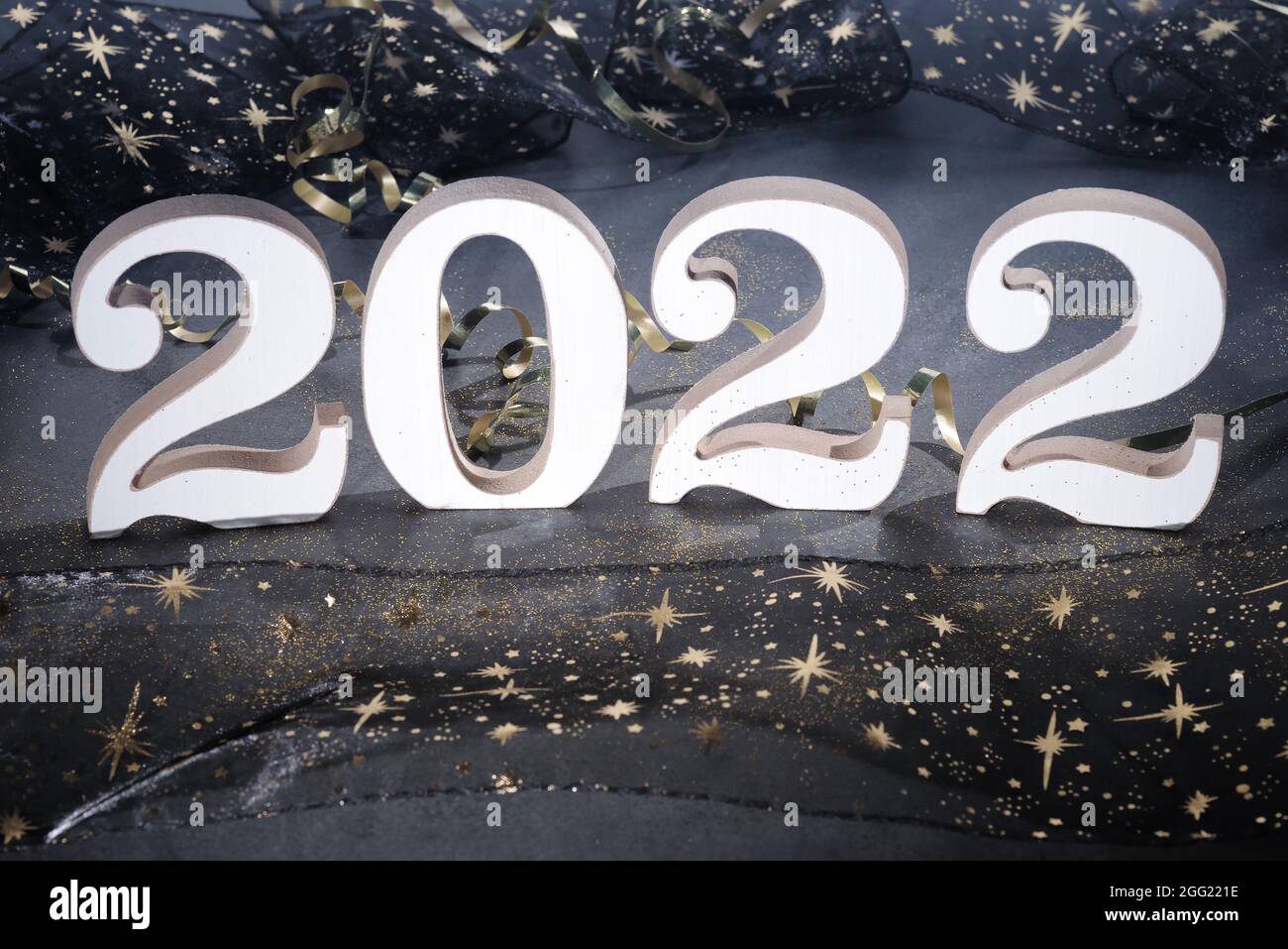 Frohes neues Jahr. Symbol aus Nummer 2022 auf abstraktem Hintergrund Stockfoto