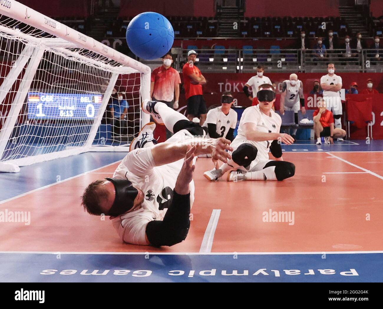 Paralympics-Spiele 2020 in Tokio - Goalball - Vorrunde für Herren - Gruppe B - Deutschland gegen Belgien - Makuhari Messe Halle C, Chiba, Japan - 28. August 2021. Oliver Hoerauf aus Deutschland im Einsatz. REUTERS/Ivan Alvarado Stockfoto