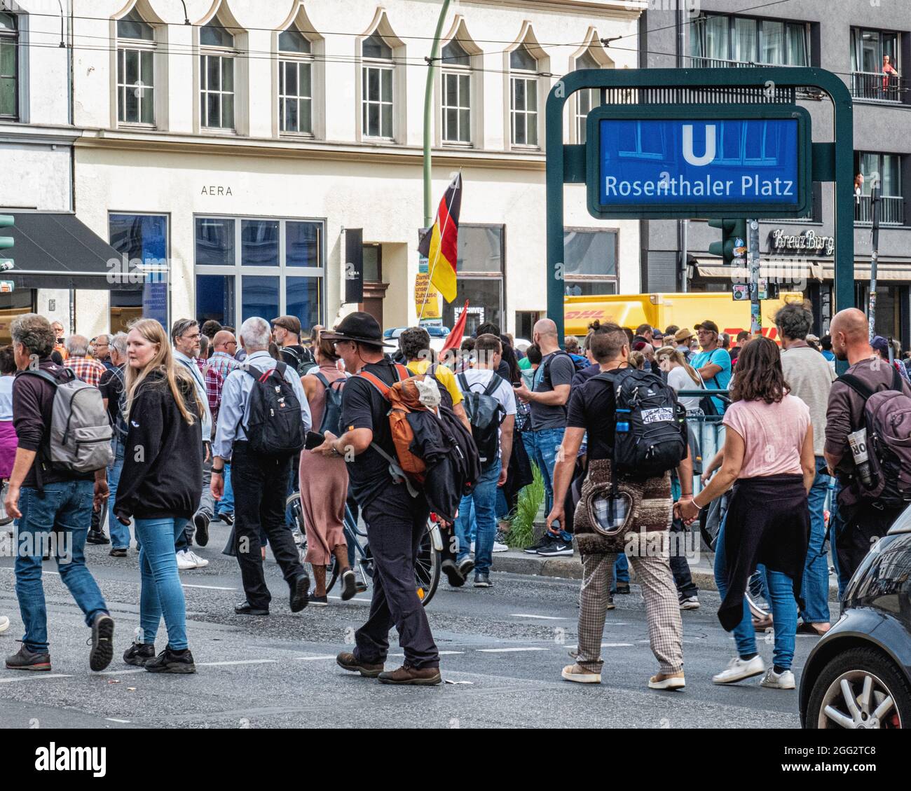 Deutschland, Mitte-Berlin, Rosenthaler Platz, 28. August 2021. Corona Denier Demos in Berlin: Mehrere 'Querdenker'-Proteste finden heute statt Stockfoto