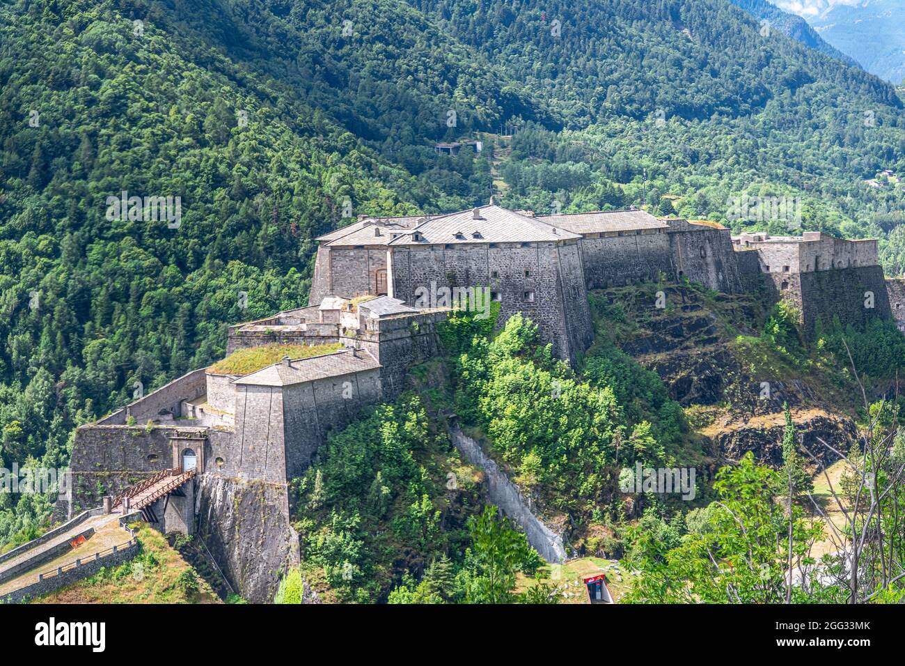 Die Festung Exilles ist ein befestigter Komplex im Susa-Tal, der Metropolstadt Turin, Piemont, Norditalien Stockfoto