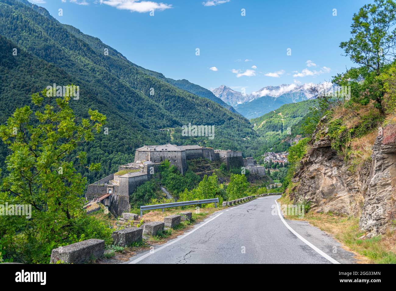 Die Festung Exilles ist ein befestigter Komplex im Susa-Tal, der Metropolstadt Turin, Piemont, Norditalien Stockfoto