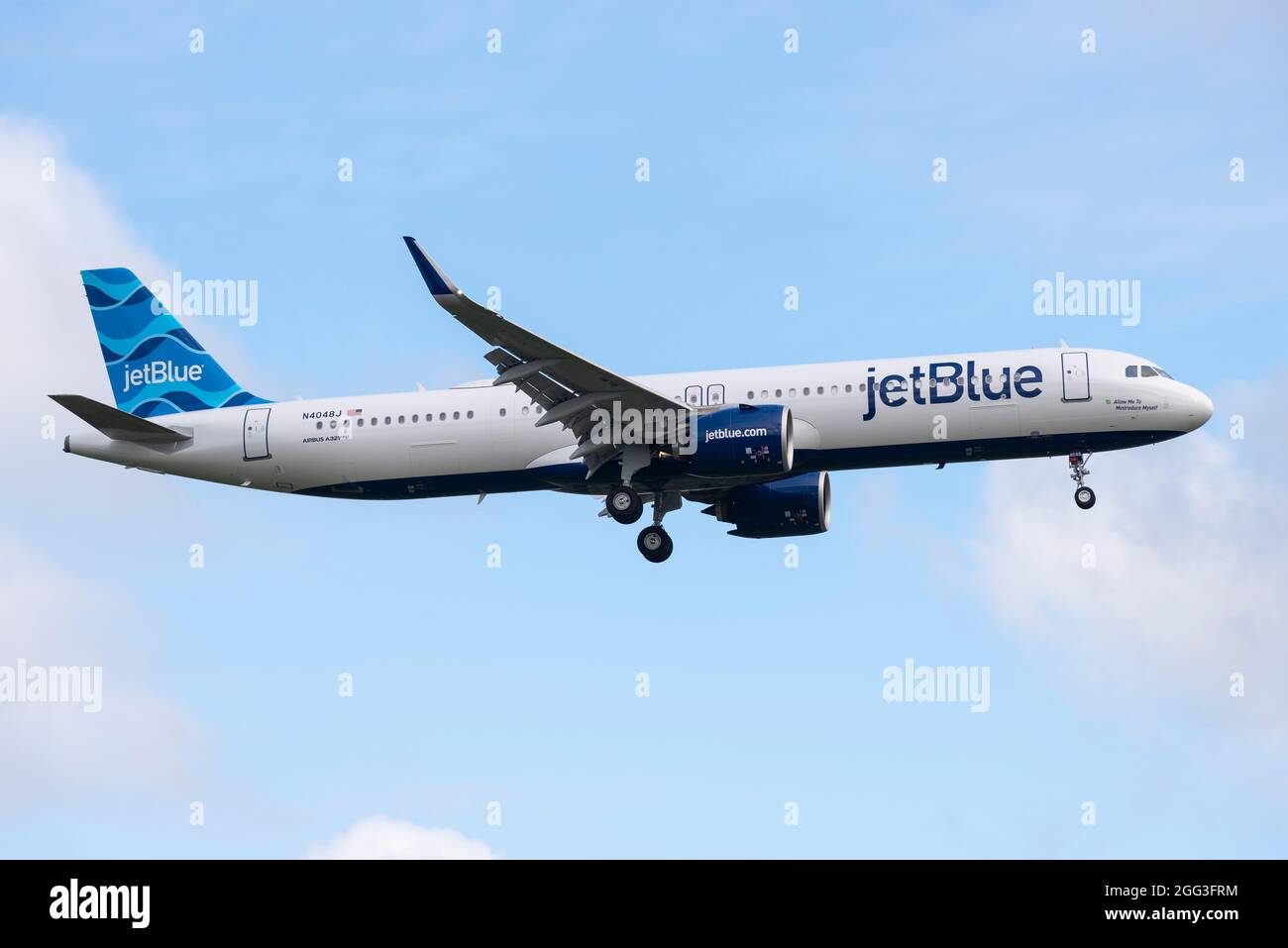JetBlue Airways, Jet Blue Airline Airbus A321NEO Airliner Jet-Flugzeug N4048J Landung am Flughafen London Heathrow, Großbritannien. Neue Fluggesellschaft in Heathrow Stockfoto