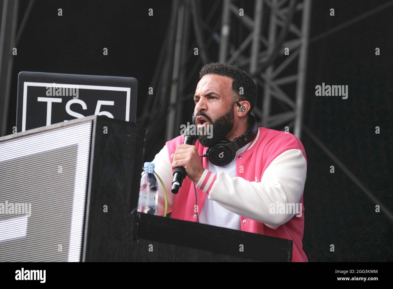 Portsmouth, Großbritannien. August 2021. Craig Ashley David MBE Sänger, Songwriter, Rapper, Plattenproduzent und DJ spielt seinen Craig David TS5 dj und sein Vocal Set live auf der Bühne während des Victorious Festival in Southsea. (Foto von Dawn Fletcher-Park/SOPA Images/Sipa USA) Quelle: SIPA USA/Alamy Live News Stockfoto