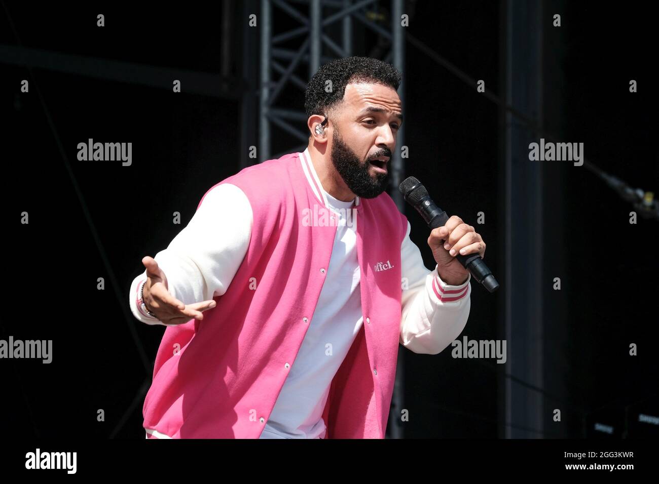 Portsmouth, Großbritannien. August 2021. Craig Ashley David MBE Sänger, Songwriter, Rapper, Plattenproduzent und DJ spielt seinen Craig David TS5 dj und sein Vocal Set live auf der Bühne während des Victorious Festival in Southsea. (Foto von Dawn Fletcher-Park/SOPA Images/Sipa USA) Quelle: SIPA USA/Alamy Live News Stockfoto