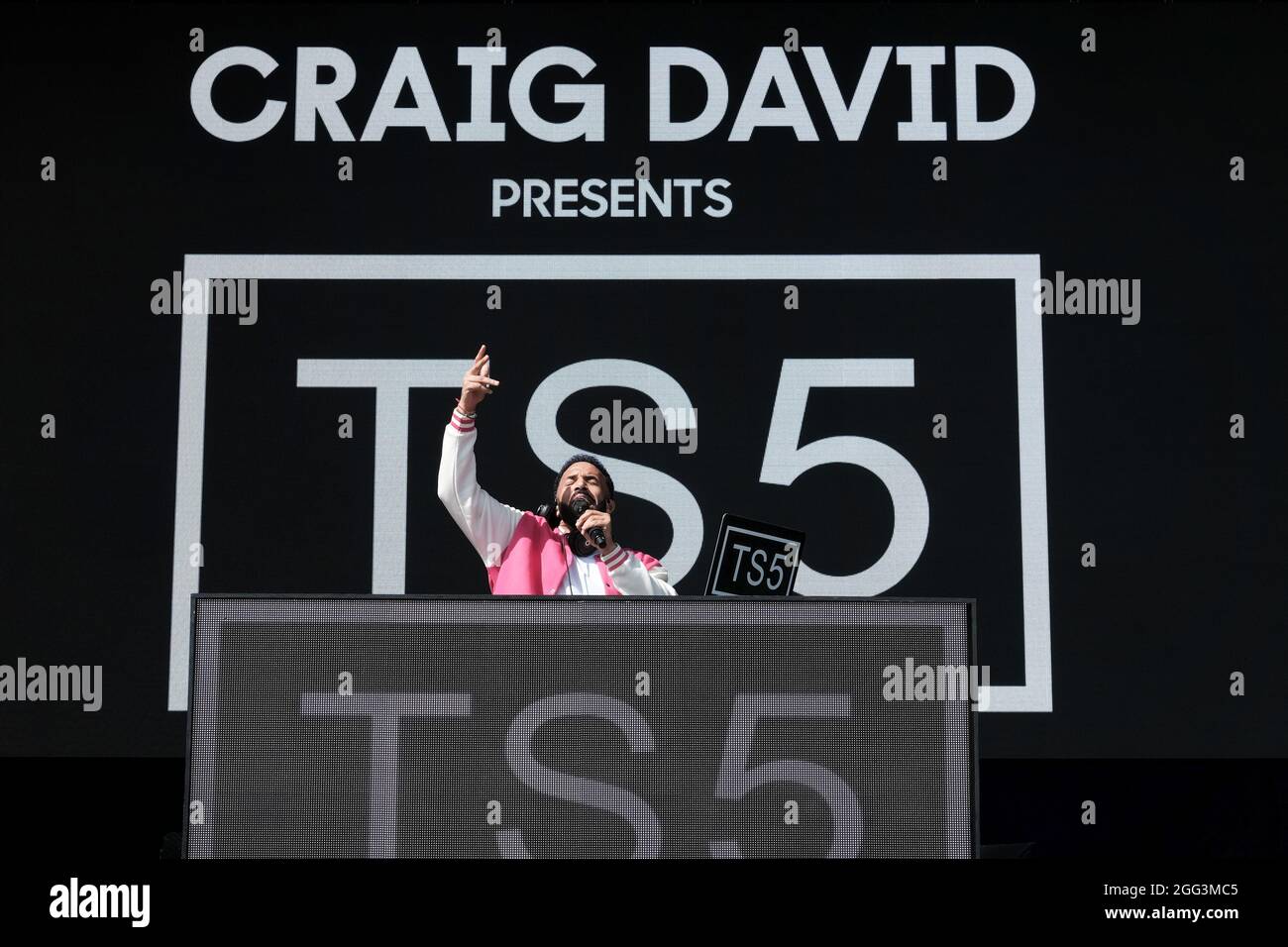 Portsmouth, Großbritannien. August 2021. Craig Ashley David MBE Sänger, Songwriter, Rapper, Plattenproduzent und DJ spielt seinen Craig David TS5 dj und sein Vocal Set live auf der Bühne während des Victorious Festival in Southsea. (Foto von Dawn Fletcher-Park/SOPA Images/Sipa USA) Quelle: SIPA USA/Alamy Live News Stockfoto