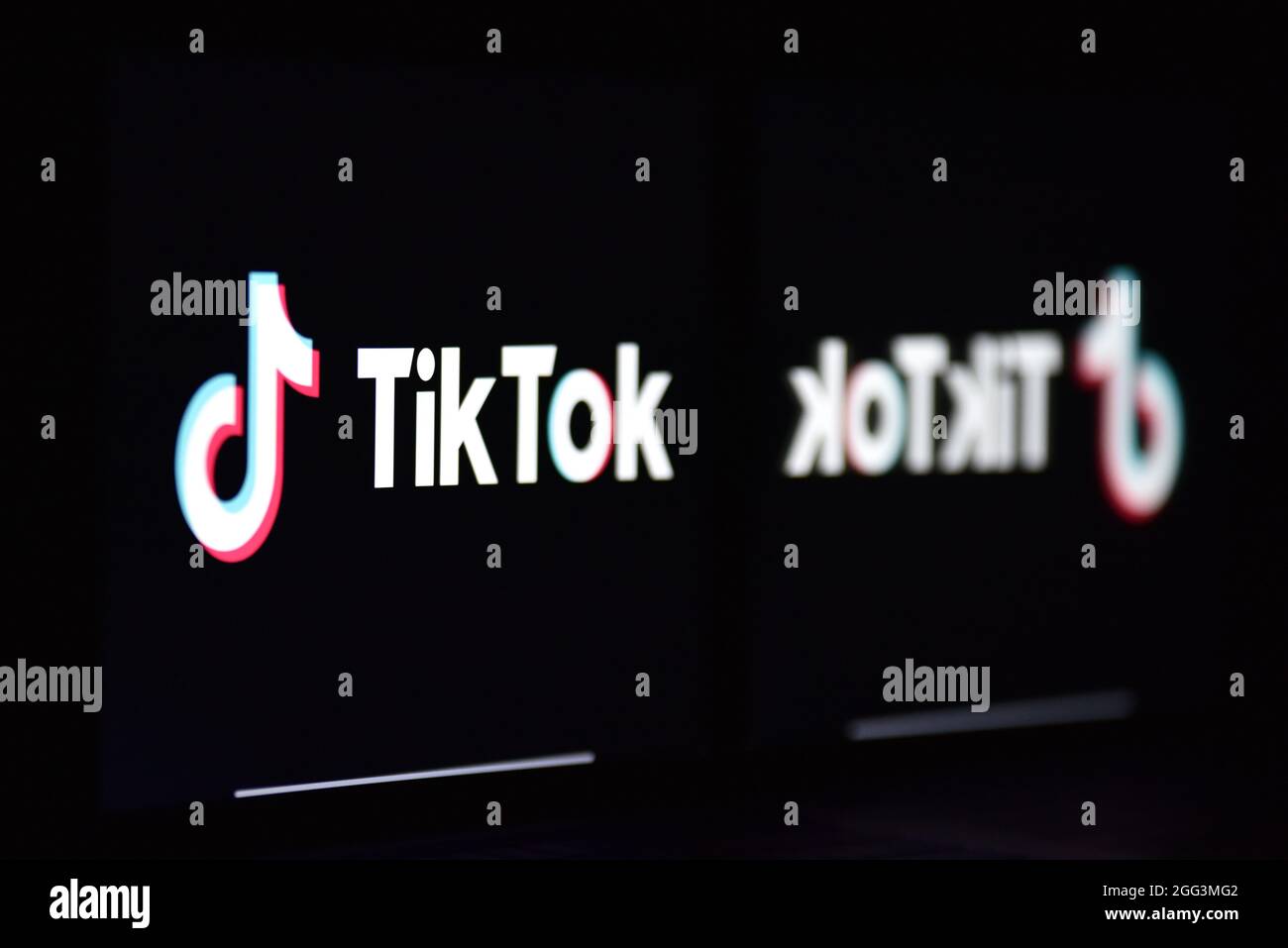 China. August 2021. In dieser Abbildung ist ein „TikTok“-Logo auf einem Computerbildschirm zu sehen. (Foto von Sheldon Cooper/SOPA Images/Sipa USA) Quelle: SIPA USA/Alamy Live News Stockfoto