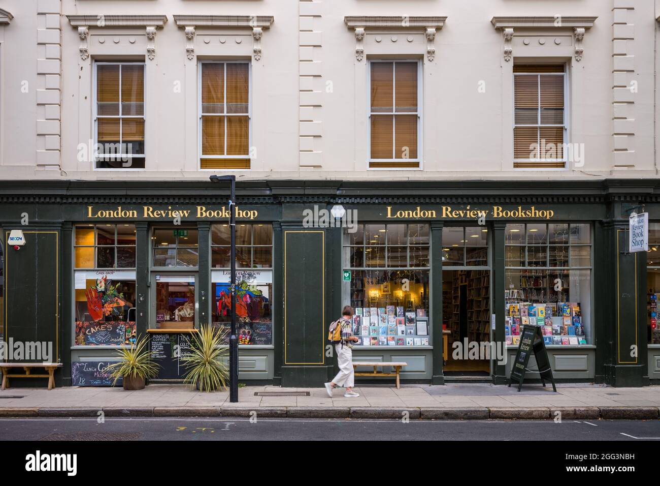 London Review Bookshop und Cake Shop / Cafe im 14 Bury Place Bloomsbury London - London Review of Books Bookstore. LRB Bookshop & Cafe London. Stockfoto