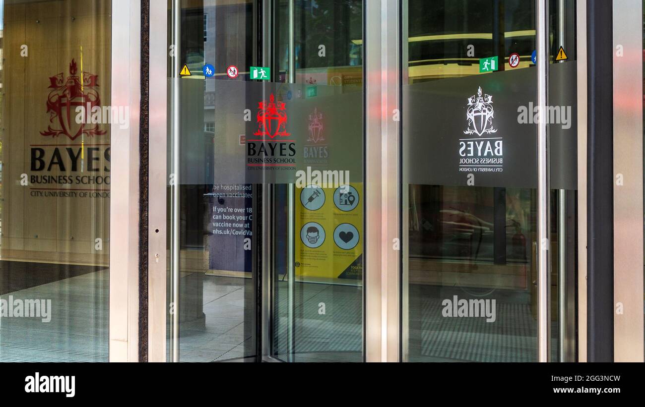Bayes Business School London, ehemals Cass Business School, wurde 2021 umbenannt. Die Bayes Business School ist Teil der City University of London Stockfoto
