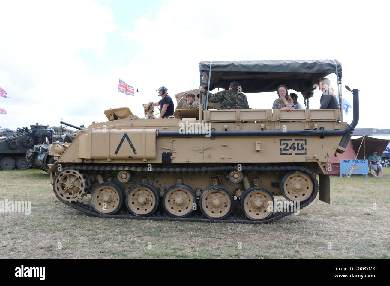 Tanks, Trucks and Firepower Show, Rugby, August 2021 - Tank umgebauter Personenträger. Stockfoto