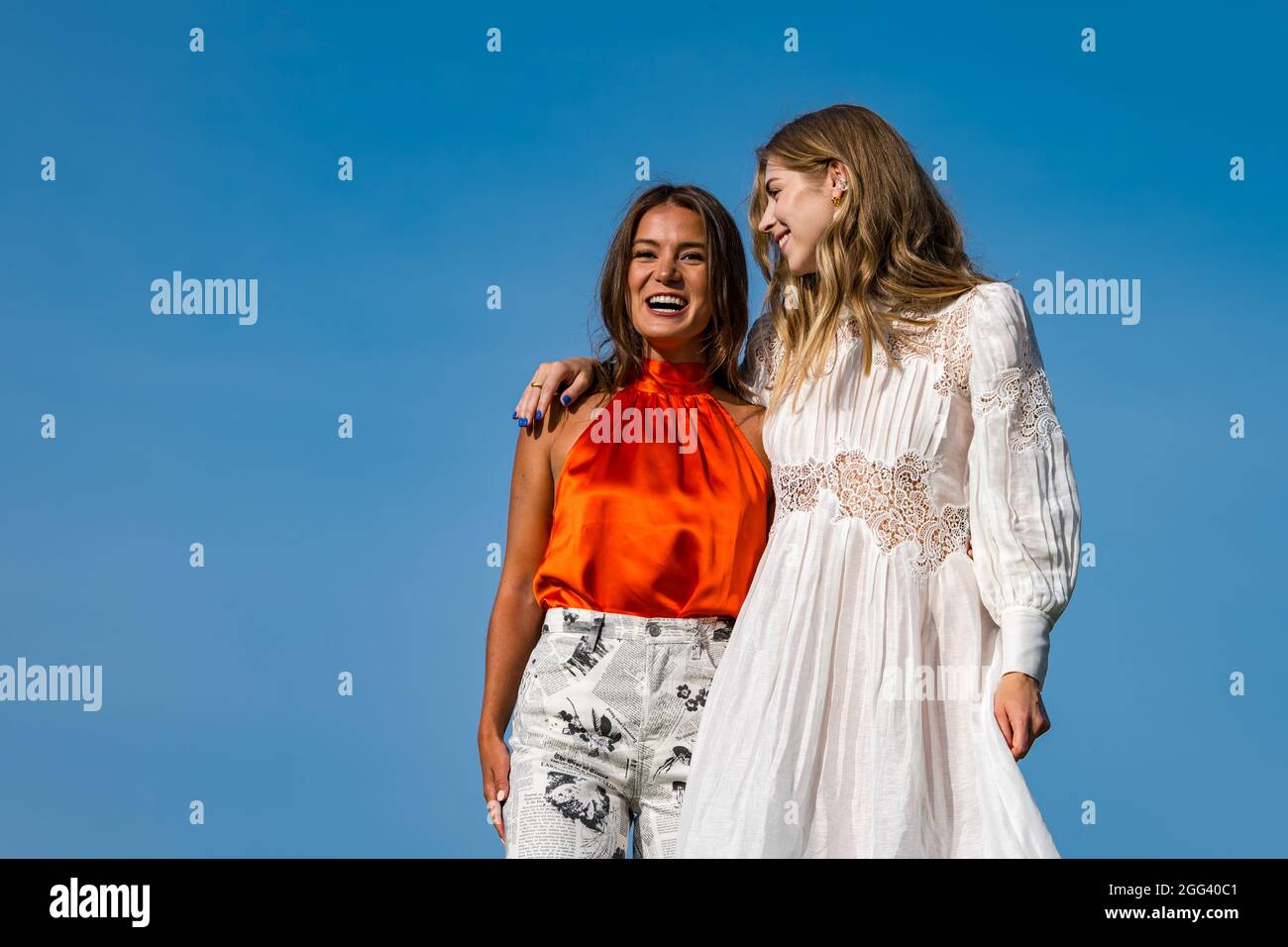 Fotoalles für die Besetzung des Films Road Dance beim Edinburgh International Festival mit den Schauspielern Ali Whitney & Hermine Corfield, Schottland, Großbritannien Stockfoto