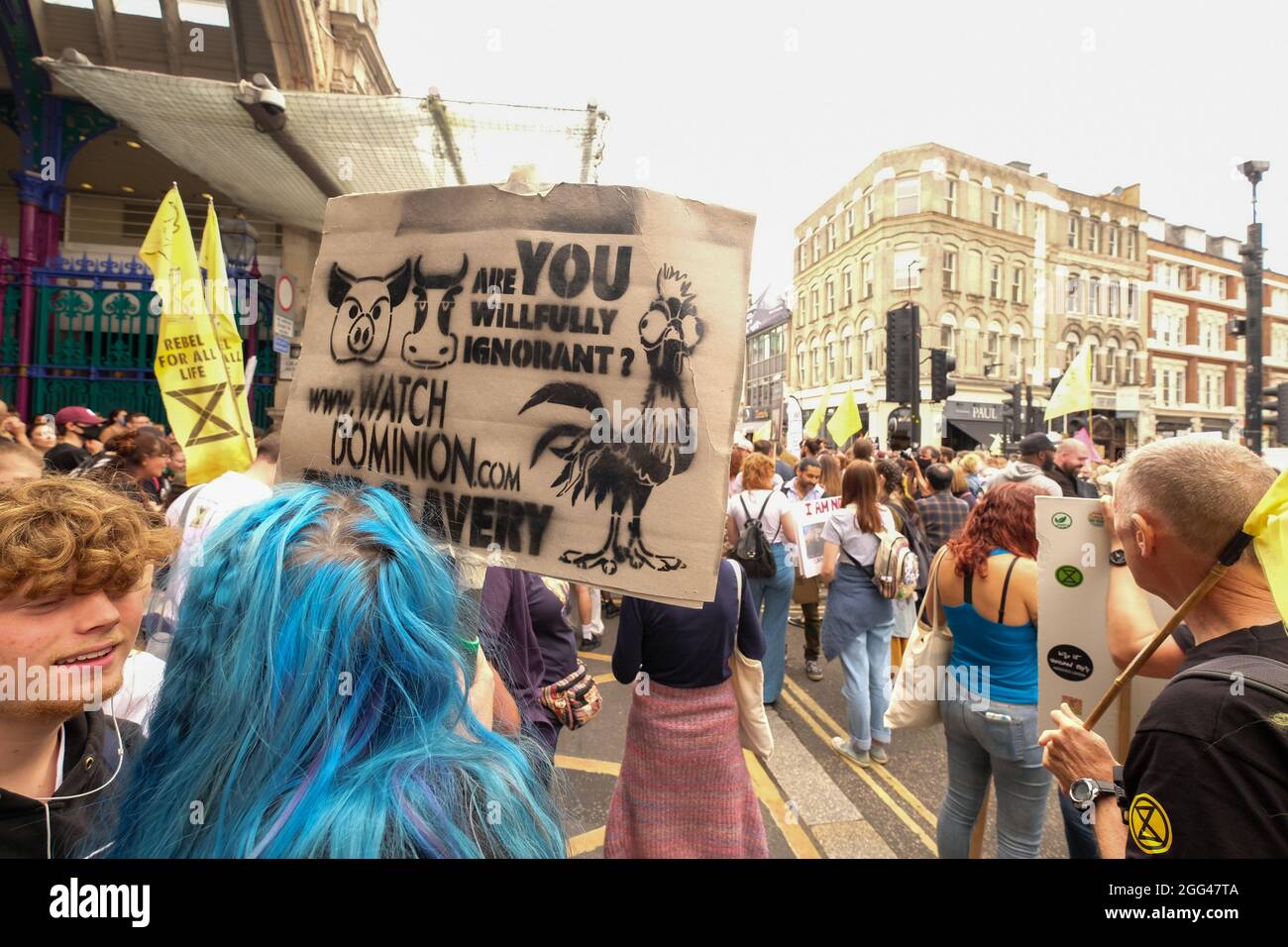 London, 27. August 2021: Rebellion des Aussterbens, protestmarsch der Tieraufstand beginnt am Smithfields Market in der City of London Stockfoto