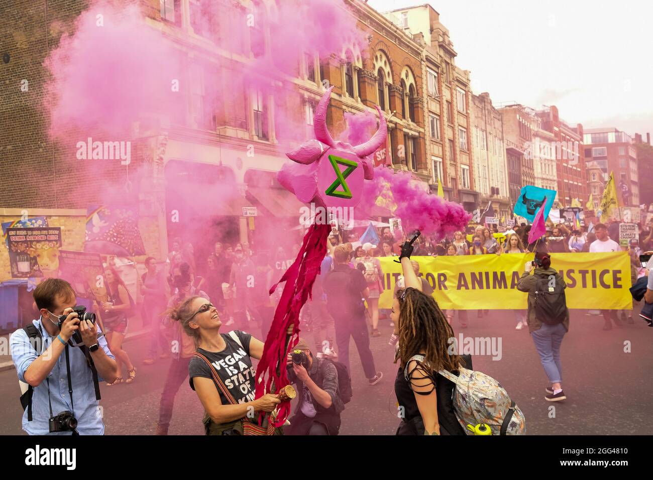 London, 27. August 2021: Rebellion des Aussterbens, protestmarsch der Tieraufstand beginnt am Smithfields Market in der City of London Stockfoto