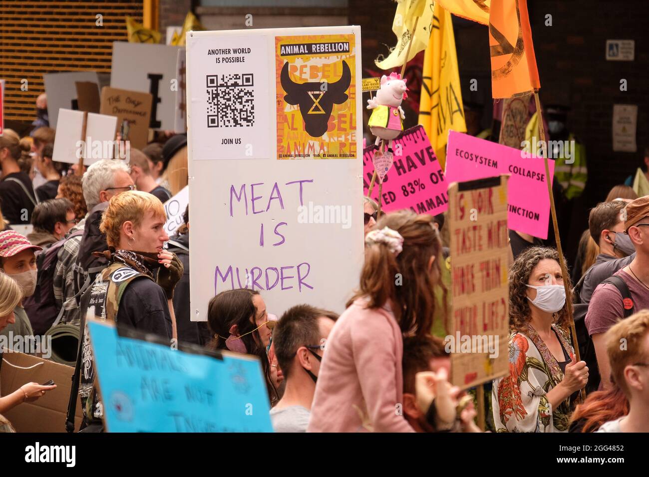 London, 27. August 2021: Rebellion des Aussterbens, protestmarsch der Tieraufstand beginnt am Smithfields Market in der City of London Stockfoto