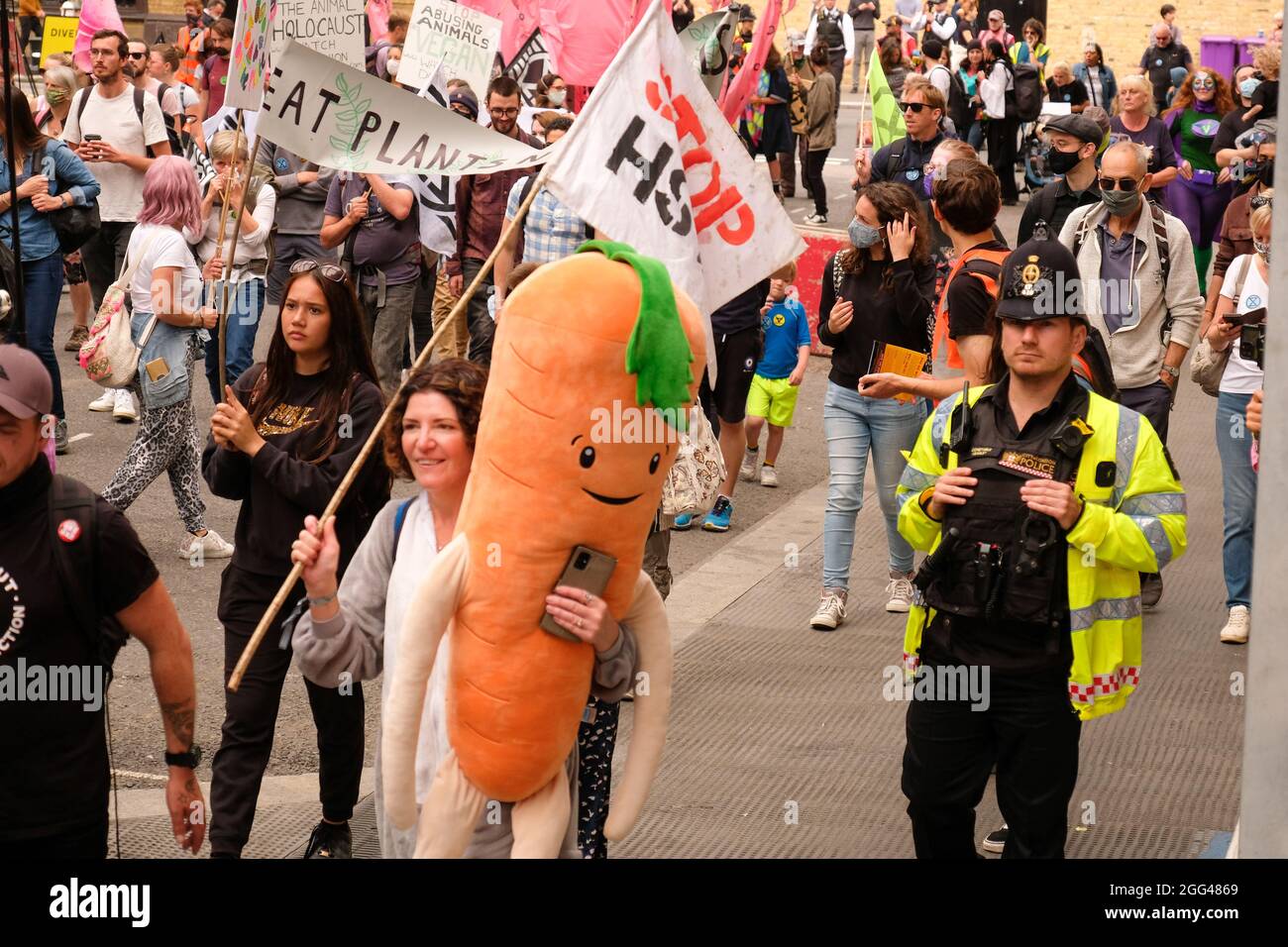 London, 27. August 2021: Rebellion des Aussterbens, protestmarsch der Tieraufstand beginnt am Smithfields Market in der City of London Stockfoto