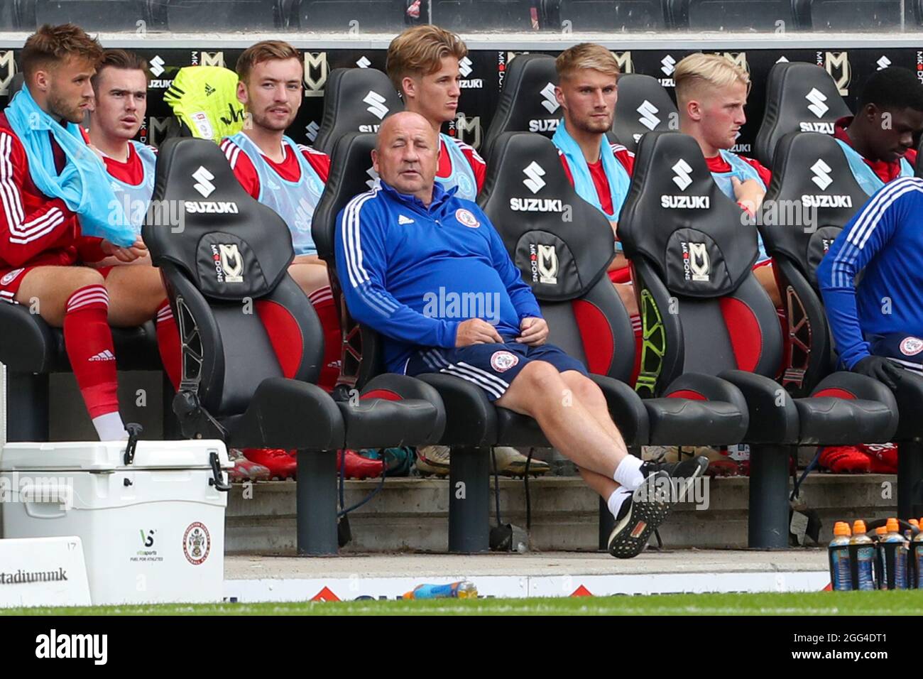 MILTON KEYNES, GROSSBRITANNIEN. 28. AUGUST Accrington Stanley's Manager John Coleman vor der Sky Bet League ein Spiel zwischen MK Dons und Accrington Stanley im Stadium MK, Milton Keynes am Samstag, 28. August 2021. (Kredit: John Cripps | MI Nachrichten) Kredit: MI Nachrichten & Sport /Alamy Live Nachrichten Stockfoto