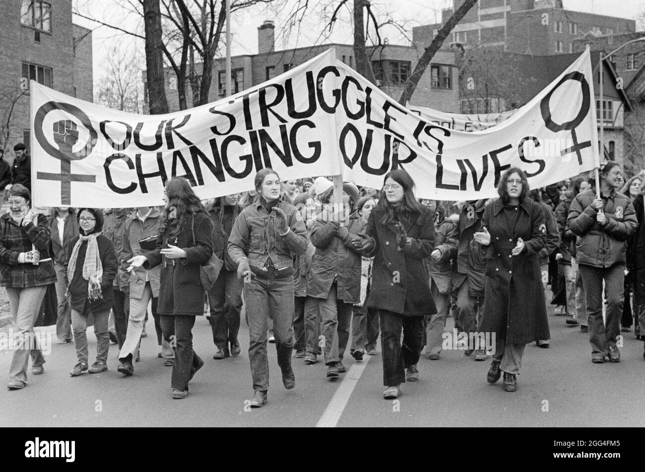 Madison, Wisconsin USA, um 1976: protestmarsch der College-Frauen an der University of Wisconsin-Madison. ©Bob Daemmrich Stockfoto