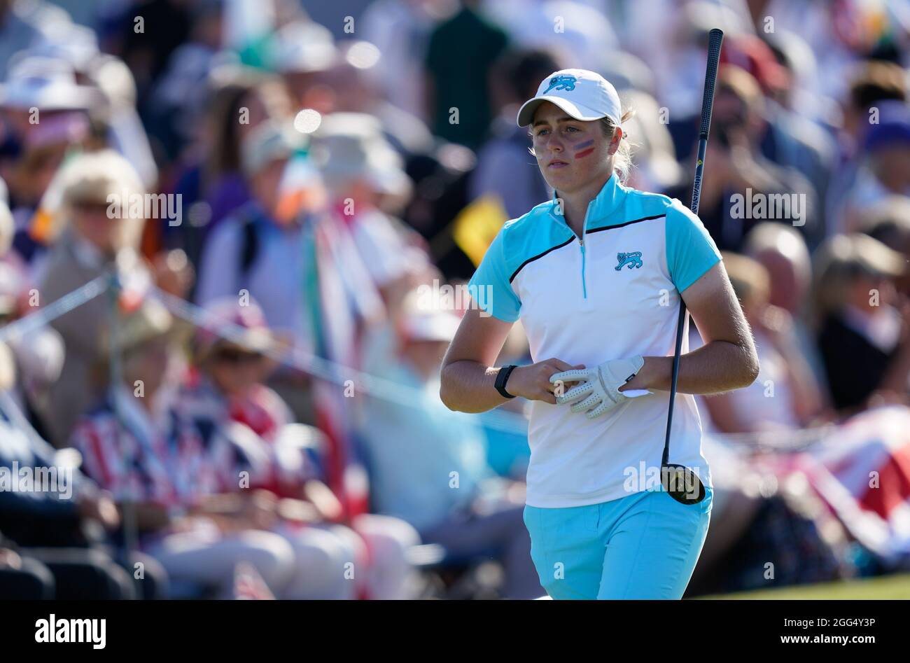 Hannah Darling von Team GB&I läuft vom ersten Abschlag während des Curtis Cup Day 3 2021 - Singles im Conwy Golf Club, Conwy, Wales am Samstag, den 28. August, Stockfoto